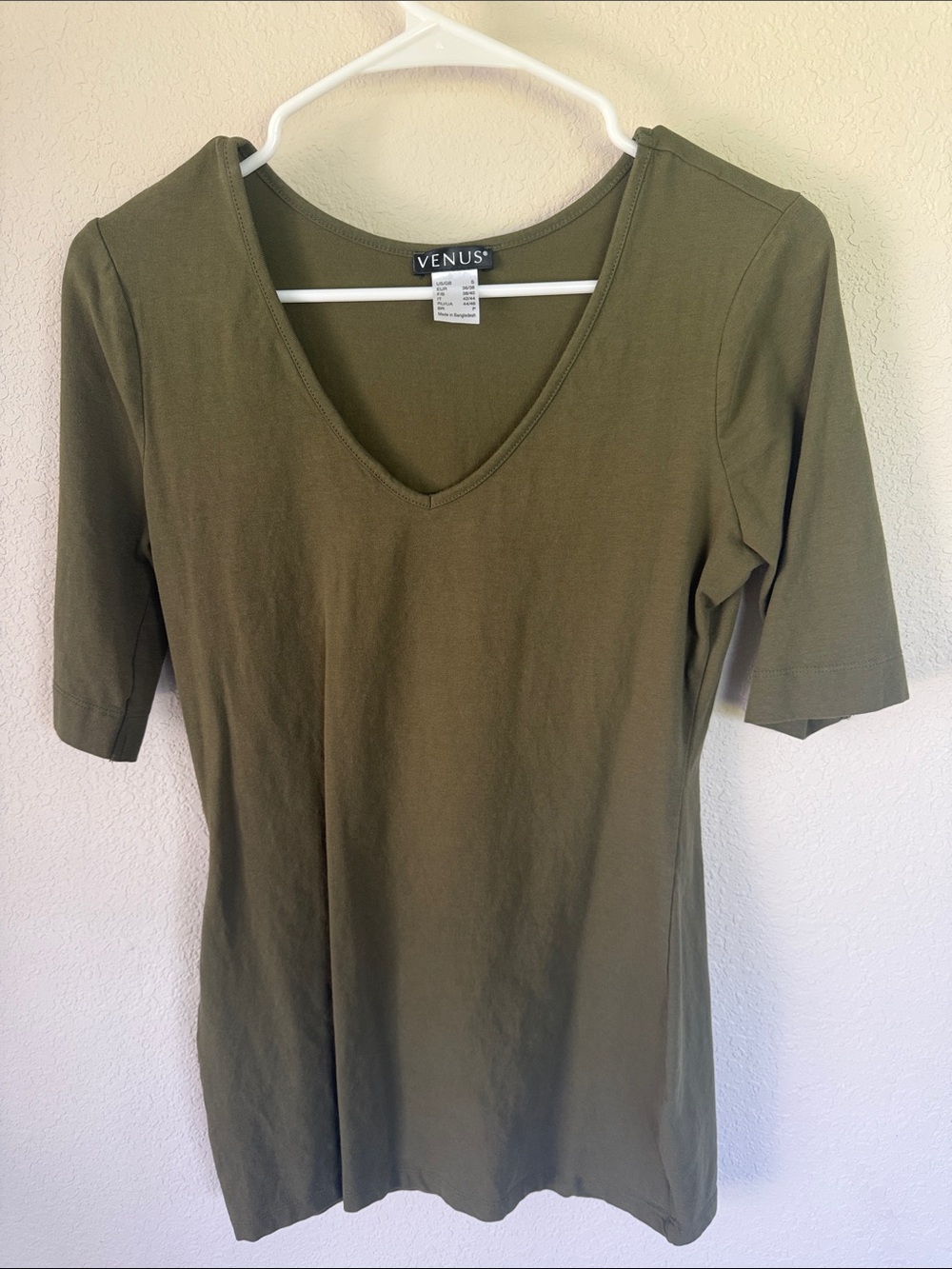 VENUS Olive Green V-Neck Short Sleeve Top